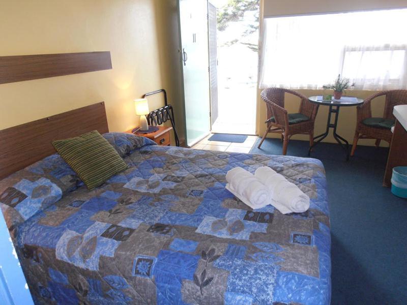 Black Swan Waterfront Motel (Adults Only) Swansea Buitenkant foto