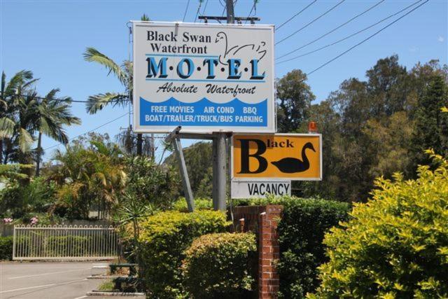 Black Swan Waterfront Motel (Adults Only) Swansea Buitenkant foto